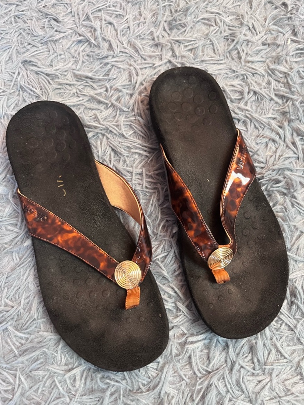 VIONIC Tortoiseshell Patent Leather Hilda Thong Sandals Size 8.5